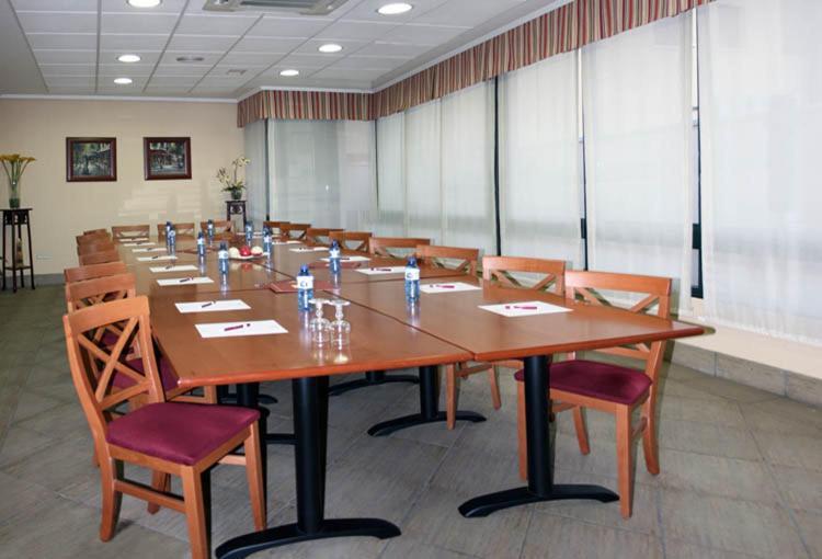 Hostal Plaza Mayor Торрехон-де-Ардос Экстерьер фото