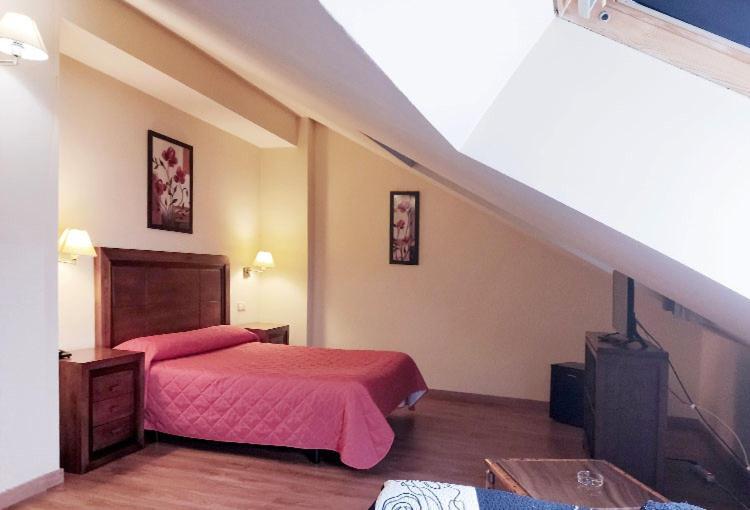 Hostal Plaza Mayor Торрехон-де-Ардос Экстерьер фото
